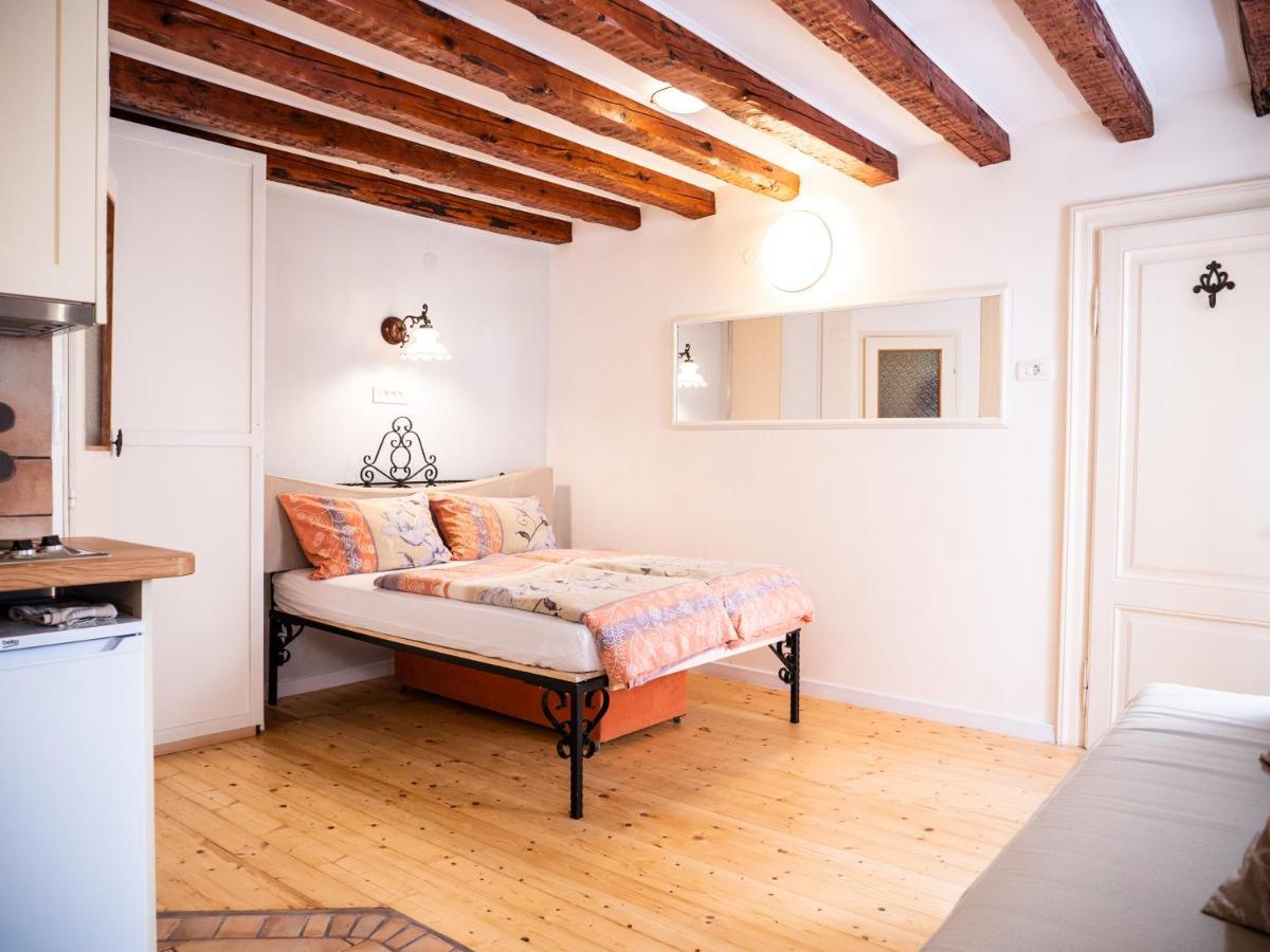 Apartment And Room Mauro Spalato Esterno foto